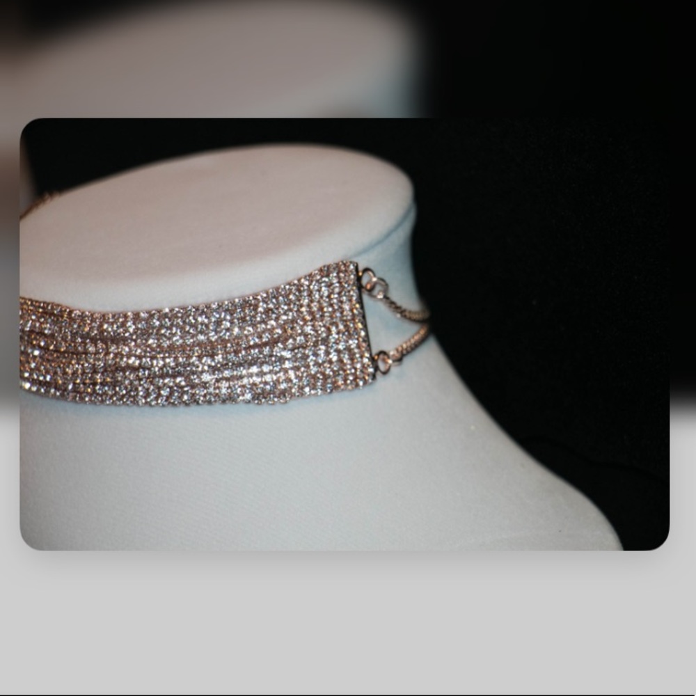 Rose Royce - Draped Chocker *New
